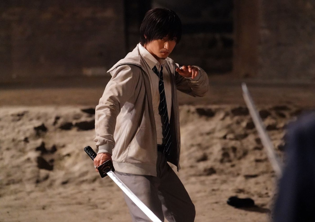 山崎賢人主演『アンダーニンジャ』場面写真14点解禁！　新キャストに山時聡真、柾木玲弥、前原滉ら　津田健次郎も声で出演