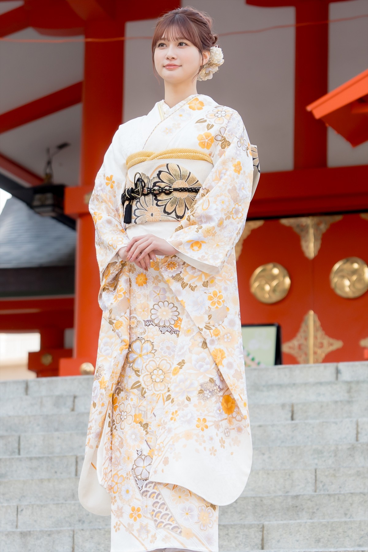 生見愛瑠、晴れ着姿で2024年の目標明かす　2023年は「焦っていた1年」
