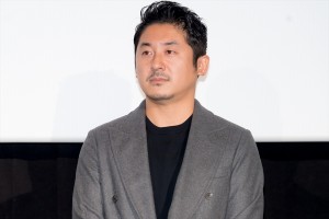 齊藤勇起監督、映画『罪と悪』完成披露舞台挨拶に登場