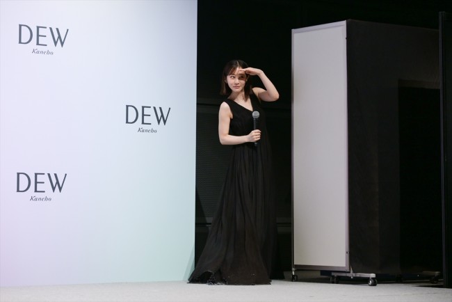 【二次使用不可】カネボウ化粧品「DEW」新CM発表会　20240131実施