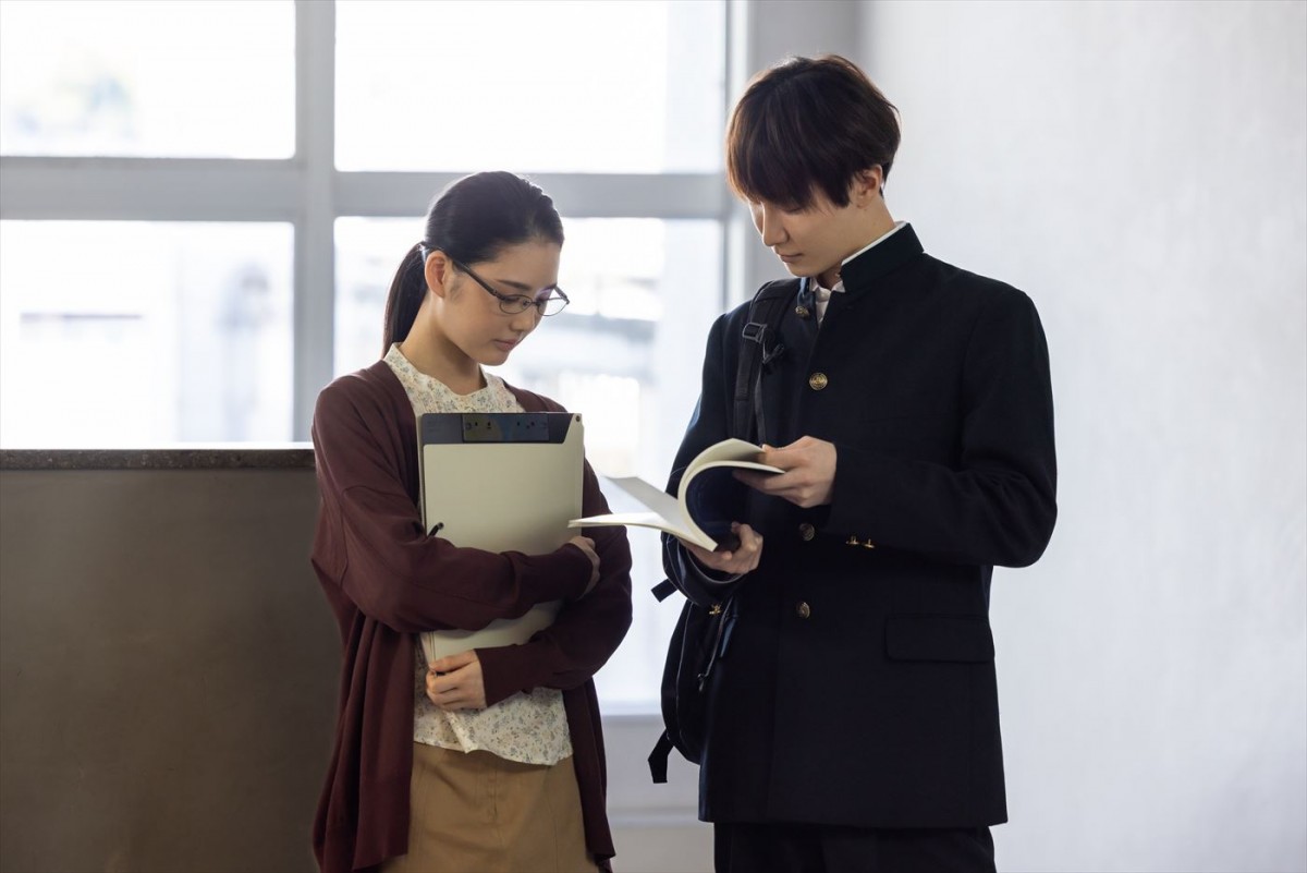 Snow Manデビュー4周年！　渡辺翔太主演ドラマ『先生さようなら』本日スタート　主題歌MV公開決定