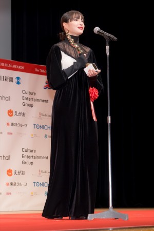 広瀬すず、「第78回毎日映画コンクール」表彰式に登場