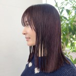 【写真】新山千春、ニューヘアカラーに満足気「暗めもなんだか新鮮」「この後の色落ちも楽しんでます」