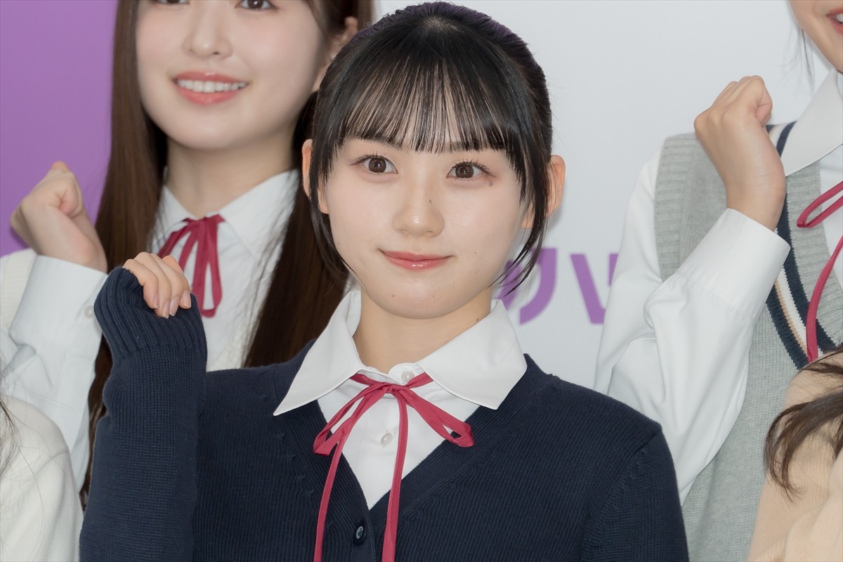 乃木坂46・5期生、齋藤飛鳥に写真集をお渡し「見てくれたらうれしいな」　それぞれのチャームポイントも告白