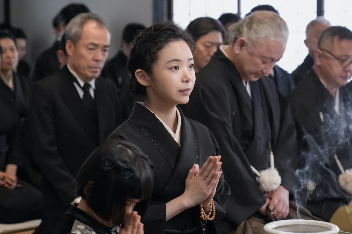 明日の『ブギウギ』“スズ子”趣里、“トミ”小雪の葬儀に参列　村山興業の面々とも再会