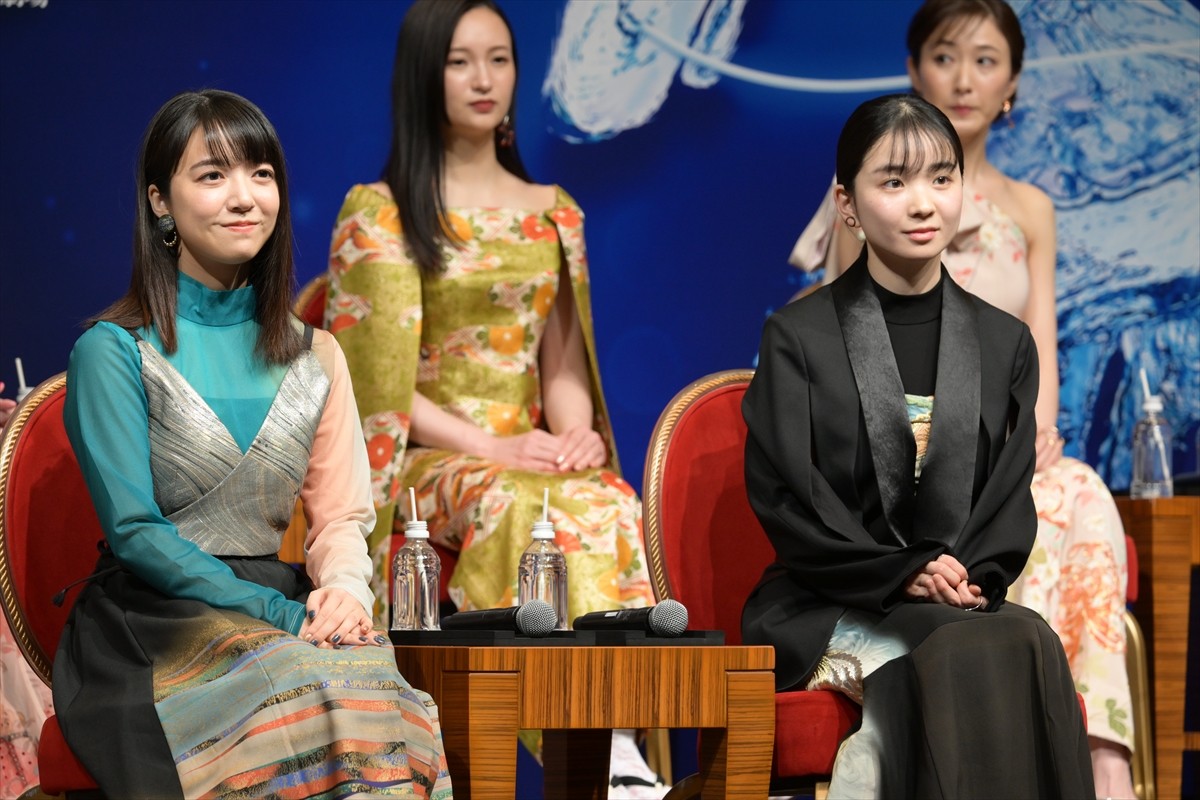 橋本環奈＆上白石萌音、舞台『千と千尋』再演に喜び「かけがえのない作品」「折に触れて思い出す大切なもの」