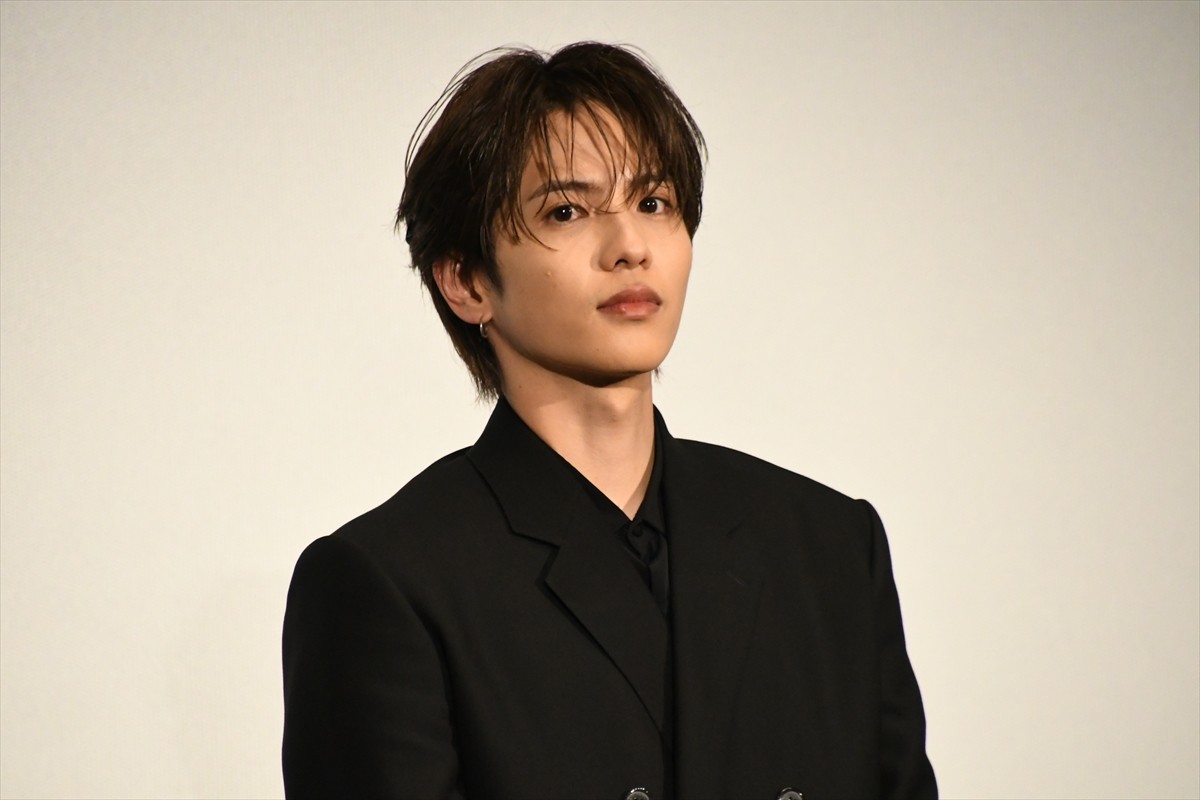 杉咲花のウォーキングは速い！　親友・小野花梨が暴露