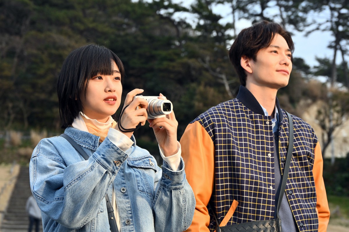 『不適切にも』河合優実＆岡田将生の“牢屋キス”に反響「破壊力やばい」「ロマンチック」