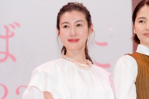 ともさかりえ、映画『四月になれば彼女は』完成披露試写会に登場