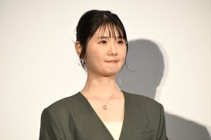 小野花梨、映画『52ヘルツのクジラたち』初日舞台挨拶に登場