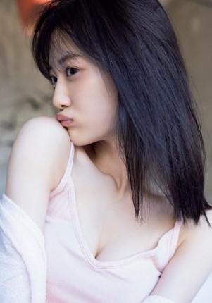 山下美月2nd写真集『ヒロイン』