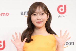 指原莉乃、「ドコモとAmazonの新たな協業」に関する記者発表会に登場