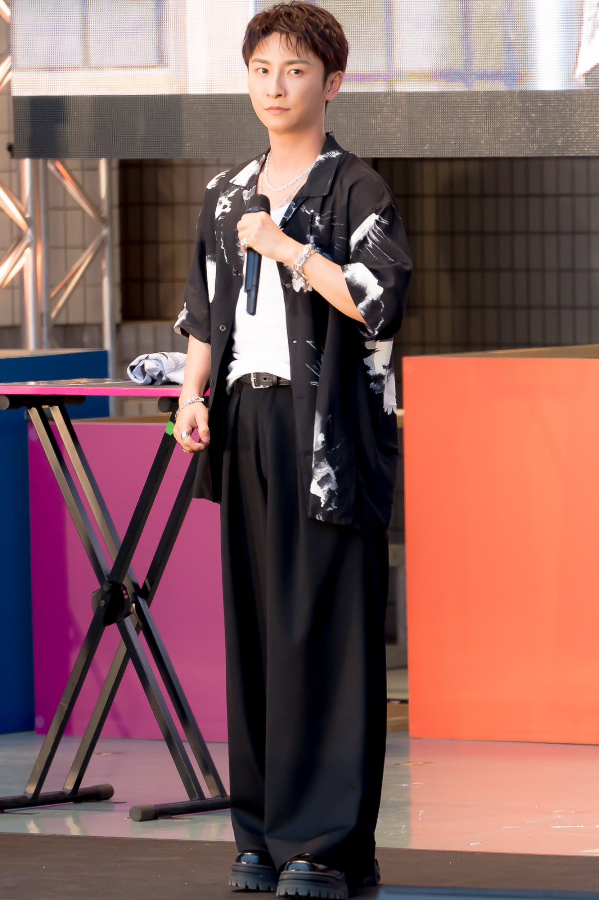 與真司郎、“カミングアウト”前の苦悩明かす「ずっと孤独感を感じていた」