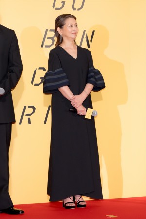 小泉今日子、映画『碁盤斬り』完成披露舞台挨拶に登場