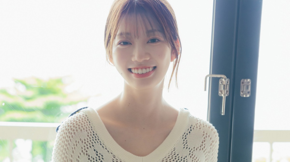 日向坂46・高本彩花、透け感ニットからのぞく美ボディを披露