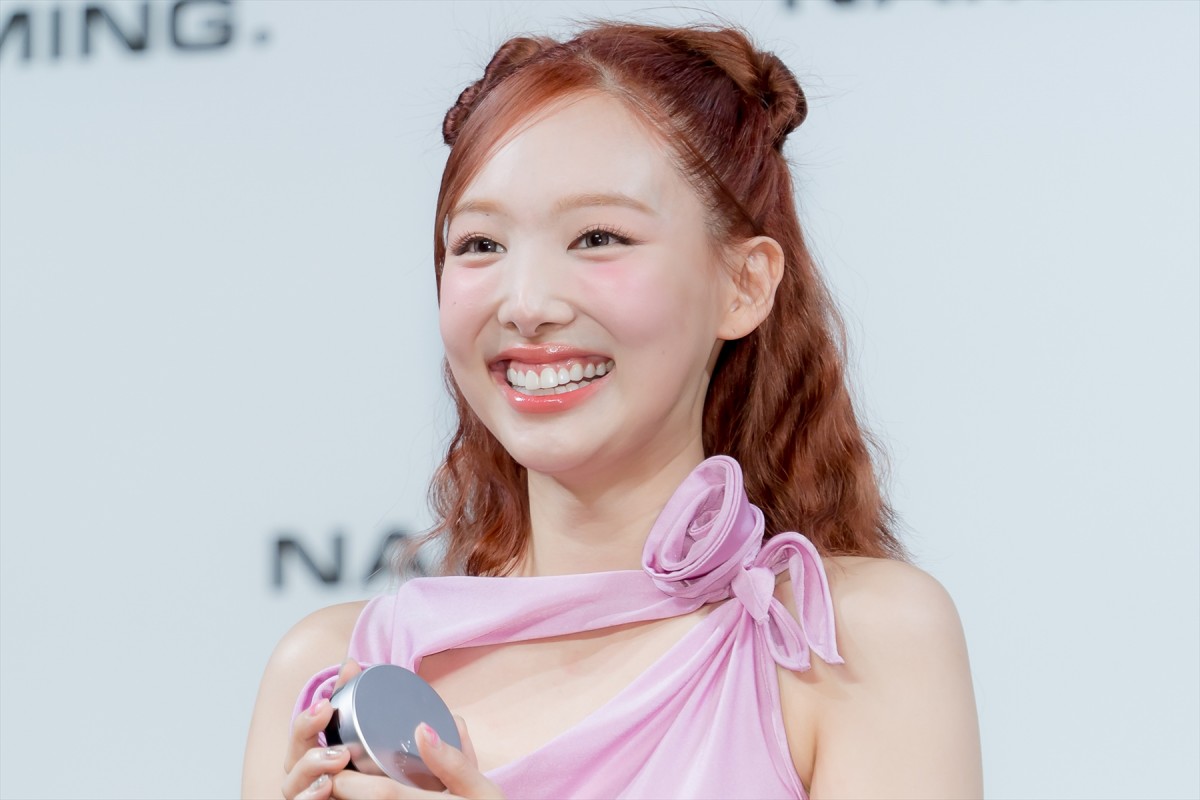 TWICE・ナヨン、美しさを保つ秘訣はスキンケア　情報はメンバーにも共有