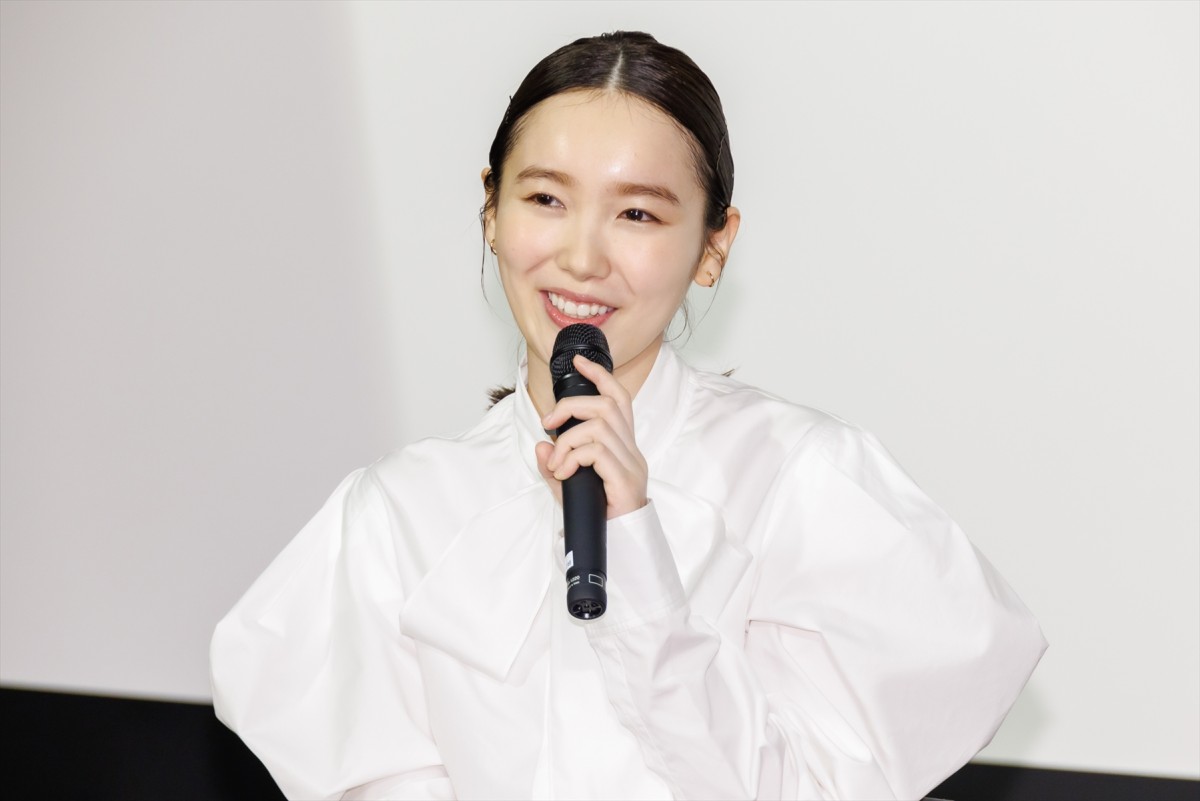 飯豊まりえ、高橋一生の身体能力に驚き「見ているだけで息が止まってしまう」