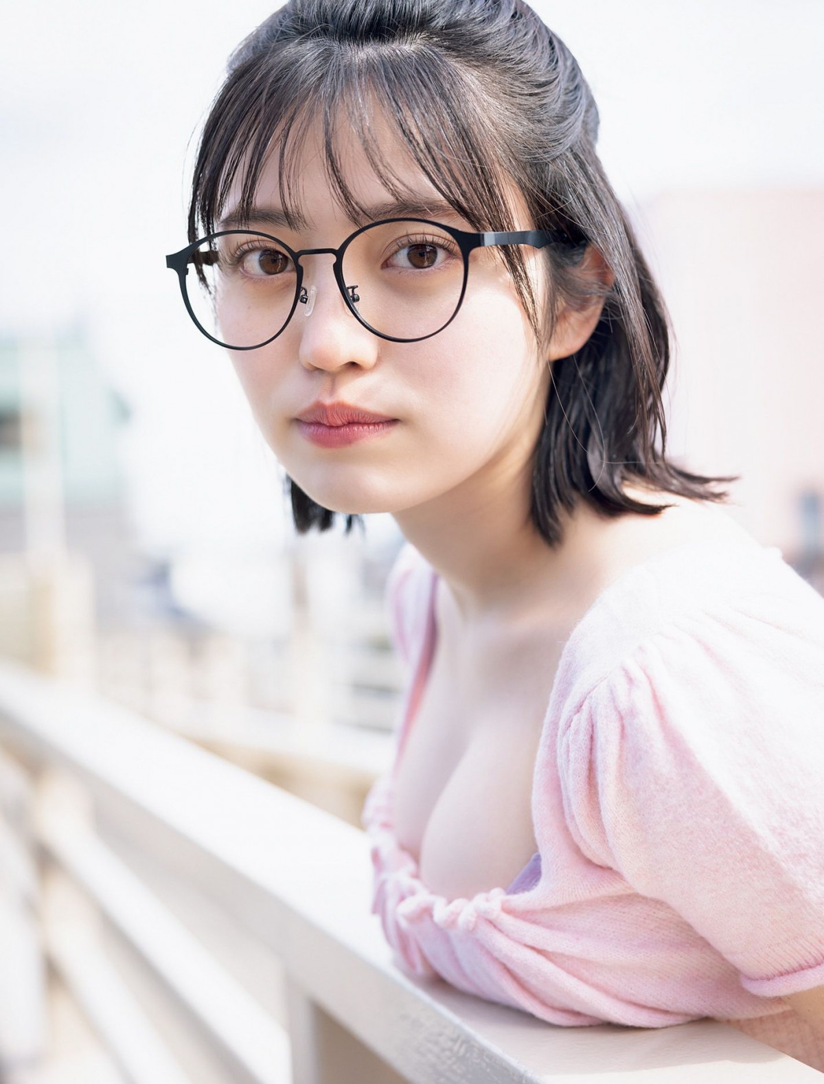 元でんぱ組・根本凪、大胆な姿で雀荘に現れた“憧れの彼女”を体現