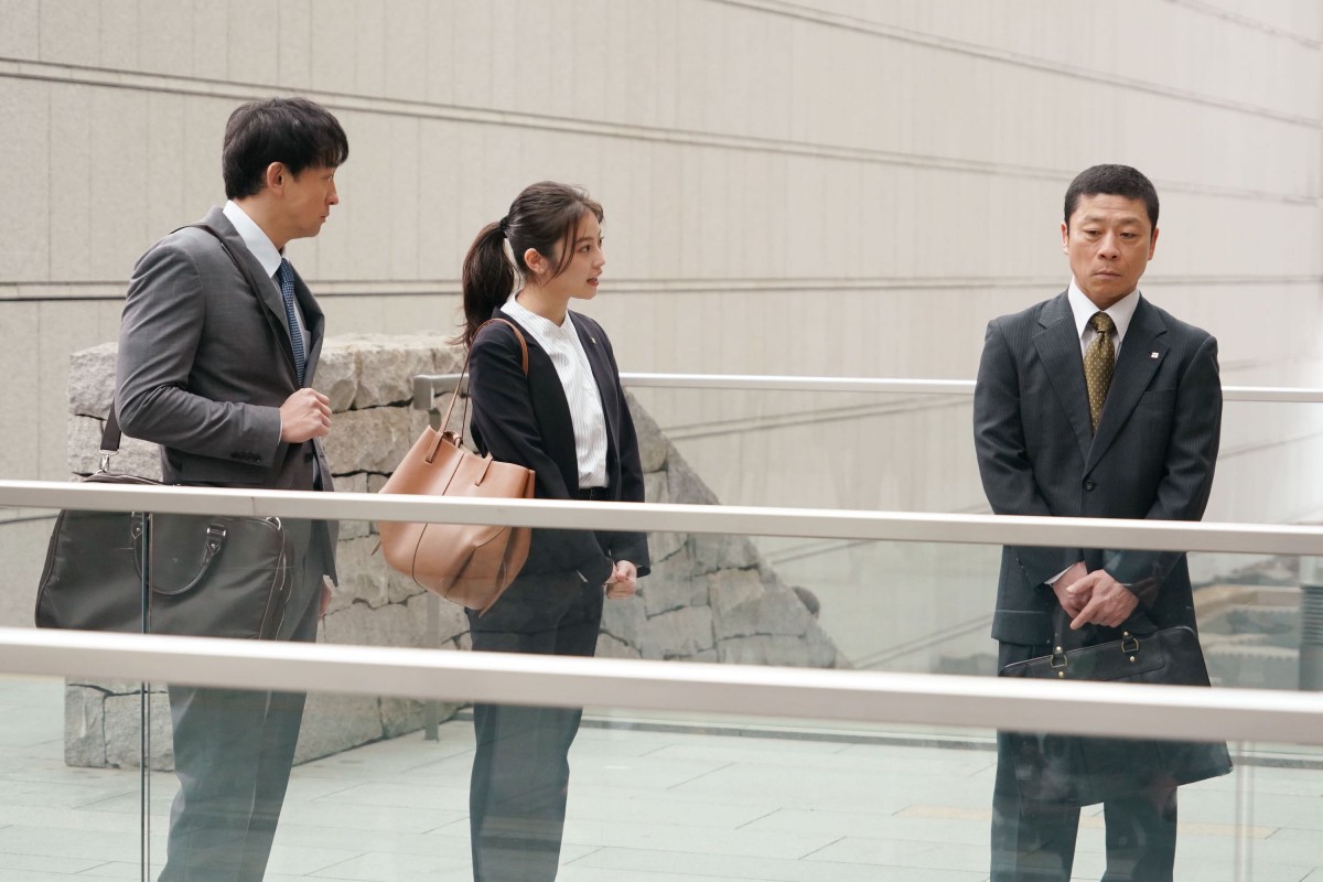 『花咲舞が黙ってない』“相馬”山本耕史＆“芝崎”飯尾和樹の筋トレシーンにツッコミ続々「全部持ってかれた」
