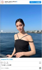 「第2回横浜国際映画祭」でブラックドレスを着用した剛力彩芽　※「剛力彩芽」インスタグラム