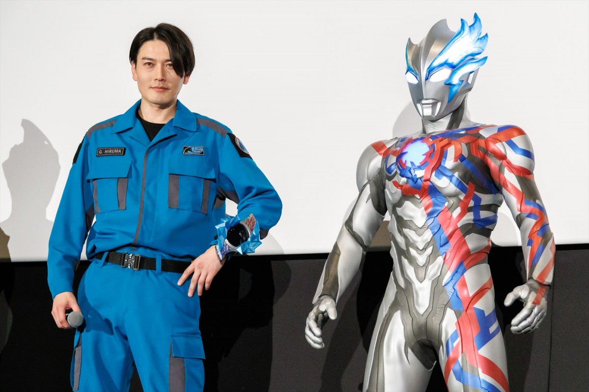 『ウルトラマンブレーザー』グランドフィナーレ “ブレーザー”蕨野友也＆“アーク”戸塚有輝＆“デッカー”松本大輝の変身に会場沸く