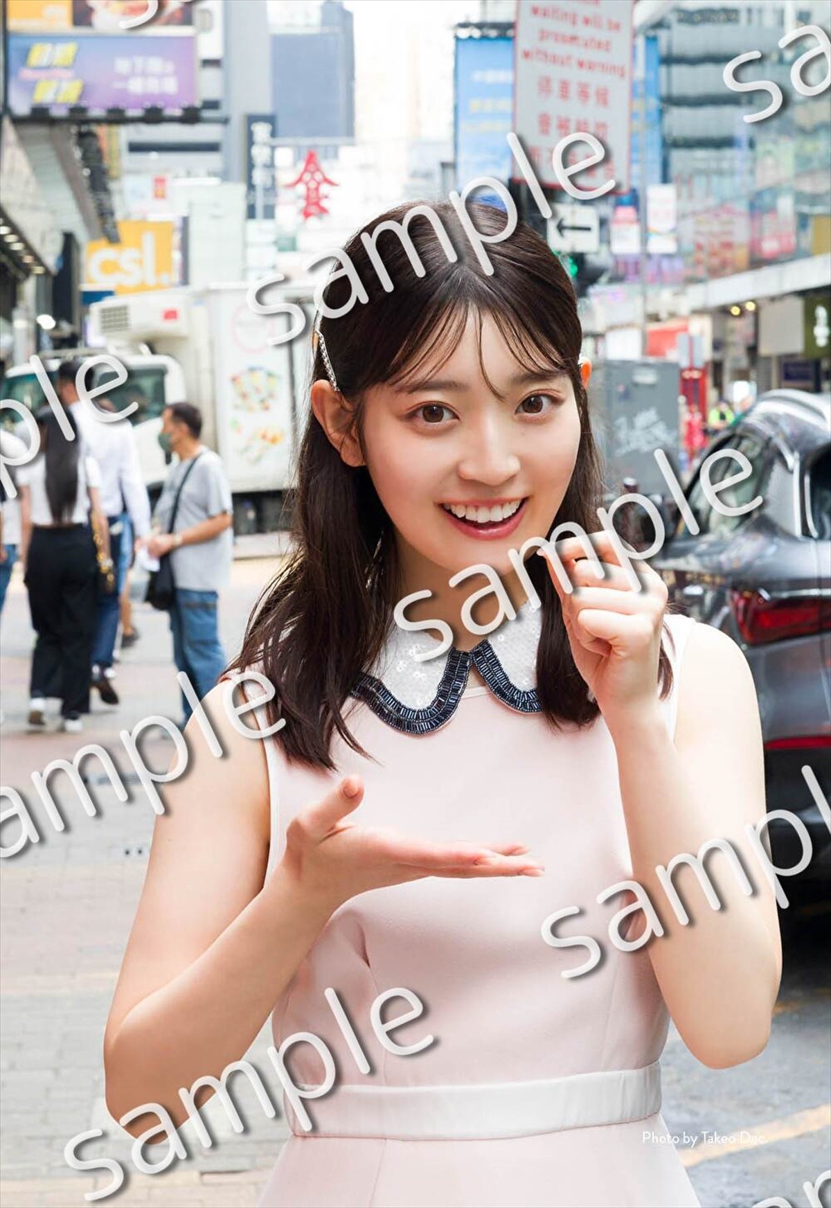 乃木坂46・阪口珠美、プライベートプールでの水着ショット解禁　写真集封入ポスカ第1弾