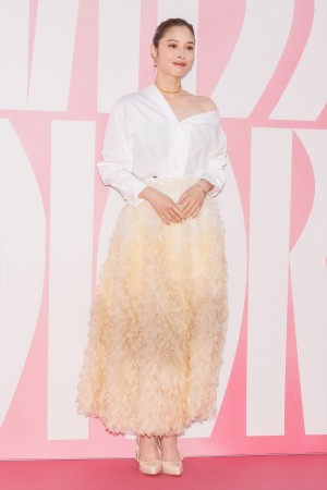 広瀬アリス、「ミスディオール展覧会　ある女性の物語」に登場