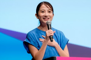 日比麻音子・TBSアナウンサー、金曜ドラマ『笑うマトリョーシカ』キャスト登壇制作発表で司会を担当