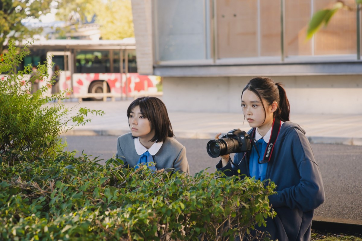 櫻坂46・藤吉夏鈴の魅力全開！　『新米記者トロッ子』新規場面写真一挙公開
