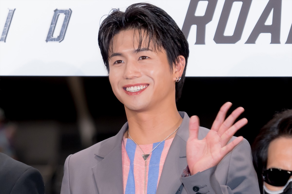 JO1＆FANTASTICS、レッドカーペットを全力疾走　川西拓実「楽しい！」と笑顔