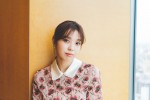 2月：小林由依が櫻坂46を卒業