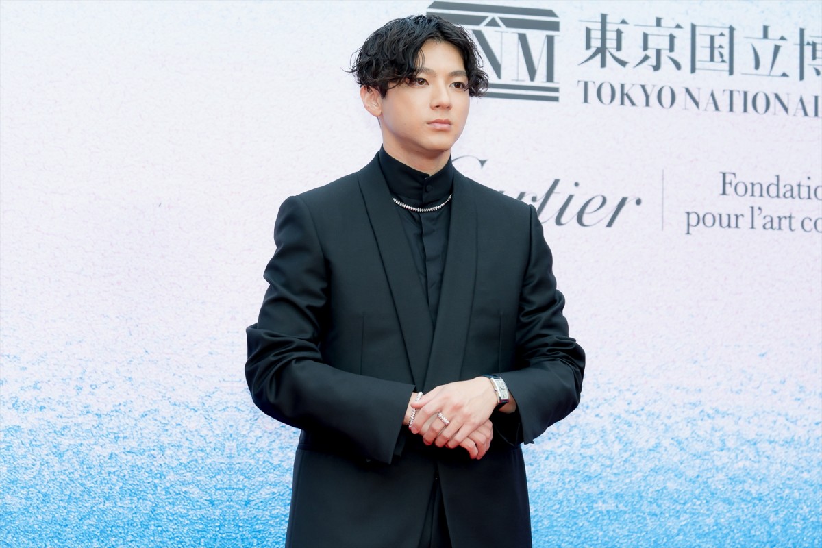 戸田恵梨香、美しいブラックドレスでイベント登場　大切にしている“絆”を明かす「やっぱり家族の絆」