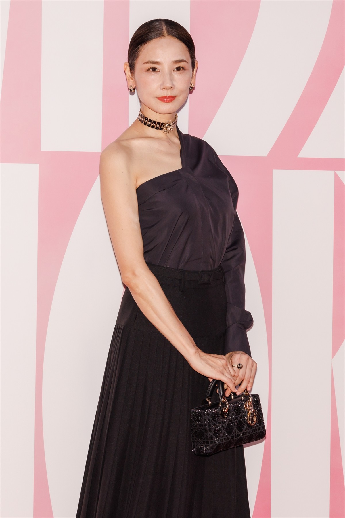 山下智久、BLACK PINK・ジス、ナタリー・ポートマンら豪華ゲストが集結「ミス ディオール 展覧会 ある女性の物語」