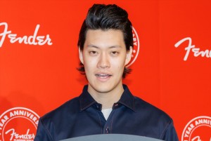 Fender Flagship Tokyo 1日店長就任式に出席した粗品（霜降り明星）