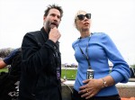 【写真】キアヌ・リーヴス、恋人とバイクレース観戦！