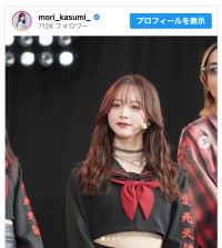 森香澄、ヘソ出しスケバン服姿を披露　※「森香澄」インスタグラム