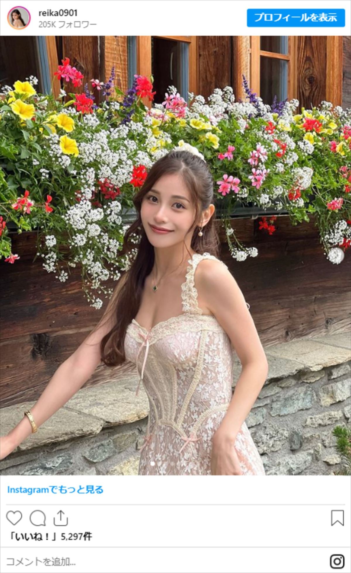 170cm“超絶美女モデル”25歳、「くびれ＆腹筋凄すぎ」ミニ丈ショットに騒然「スタイル抜群」