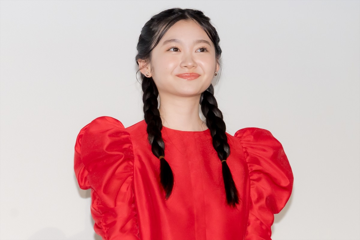 やす子、誕生日サプライズに喜び　26歳の抱負を明かす「目の前のことをコツコツ」