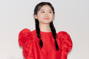 鈴川紗由、映画『きみの色』初日舞台挨拶に登場