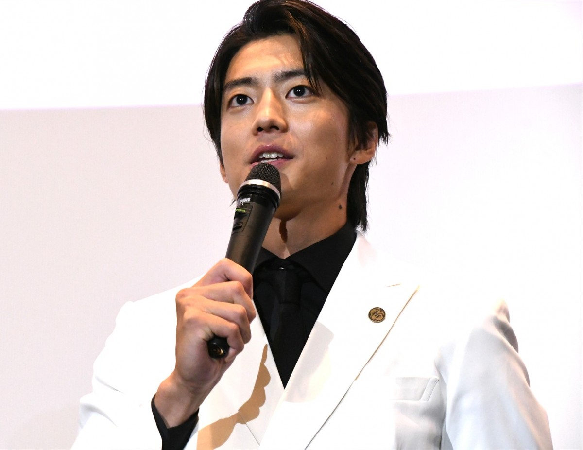 伊藤健太郎、うまい棒をあぶって食べることを共演者から暴露される！「香ばしくておいしいんです」