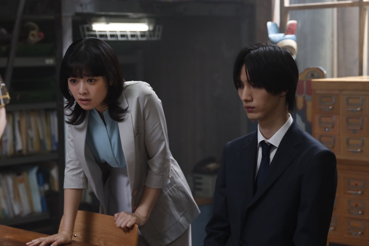 『マル秘の密子さん』第4話　“密子”福原遥の素性を暴こうと九条家の逆襲が始まる