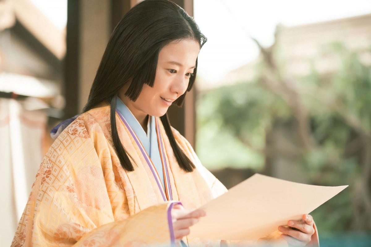 『光る君へ』“まひろ”吉高由里子、ついに『源氏物語』に着手　ネット歓喜も意味深ラストに騒然「機嫌損ねたか？」