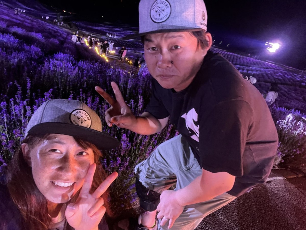 2人の運命を変えたスキーマジックとは？　北海道・富良野の巨大メロン農家夫婦が登場　今週の『新婚さん』