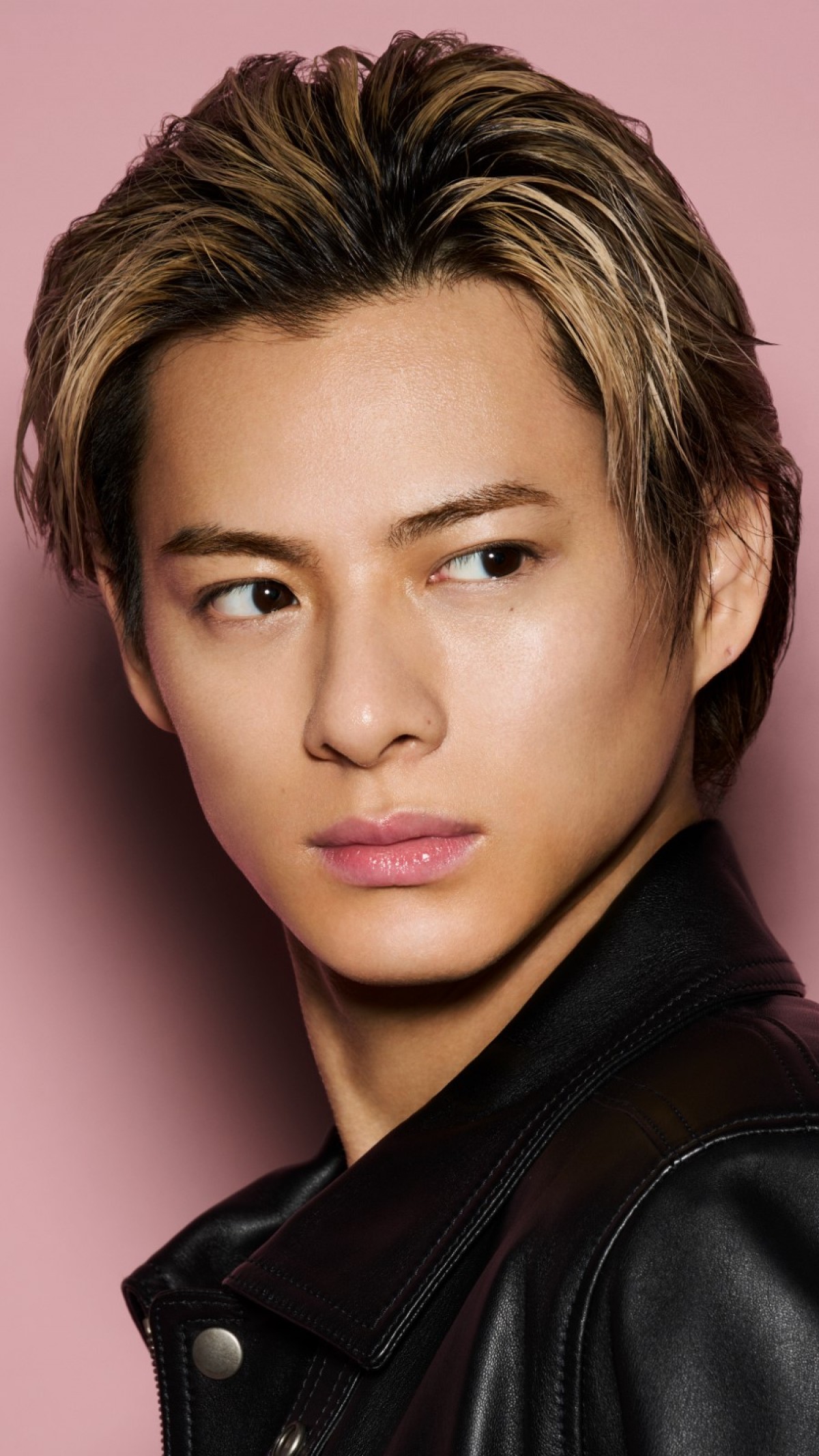平野紫耀、イヴ・サンローラン初のリップバームで唇じんわり　新ビジュアル＆イメージムービー公開