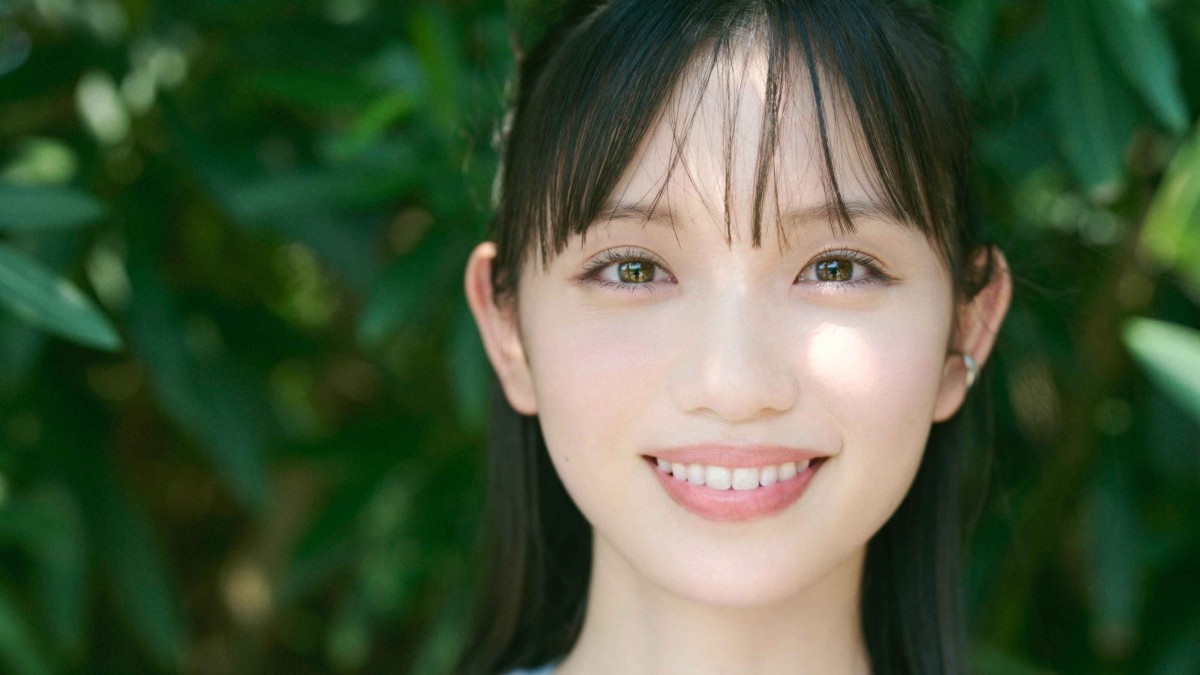 モヤさま』『WBS』テレ東・田中瞳アナ、初のフォト&エッセイ