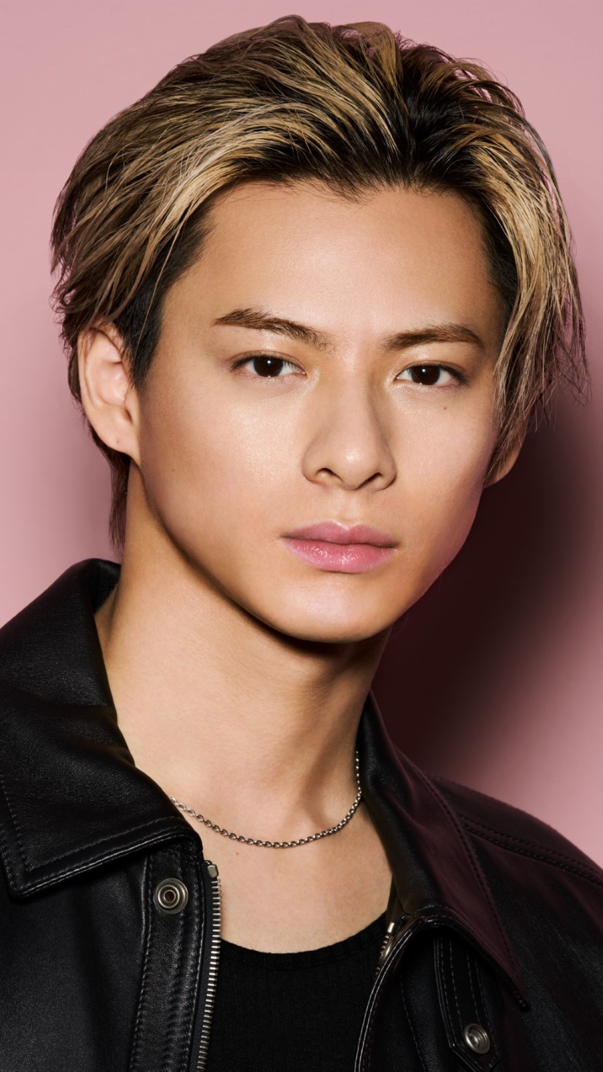 平野紫耀、イヴ・サンローラン初のリップバームで唇じんわり　新ビジュアル＆イメージムービー公開