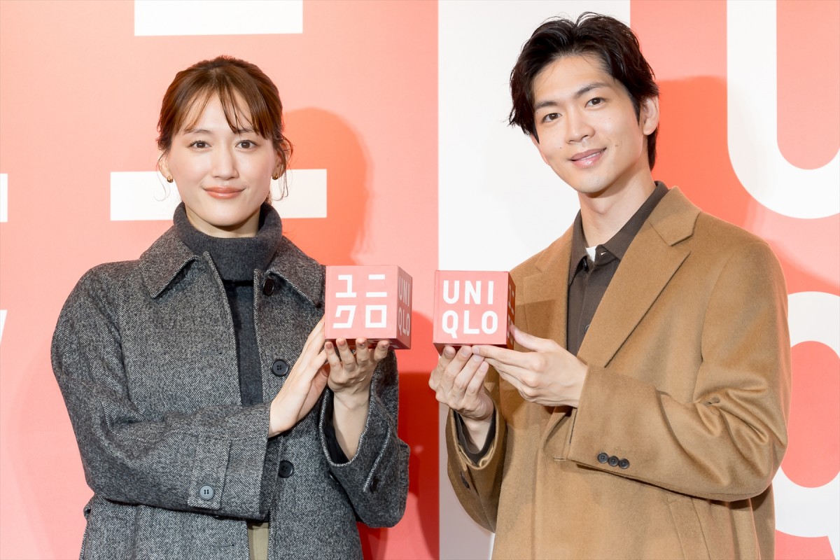 綾瀬はるか&松下洸平、「ユニクロ 新宿本店」オープン記念イベントに登場
