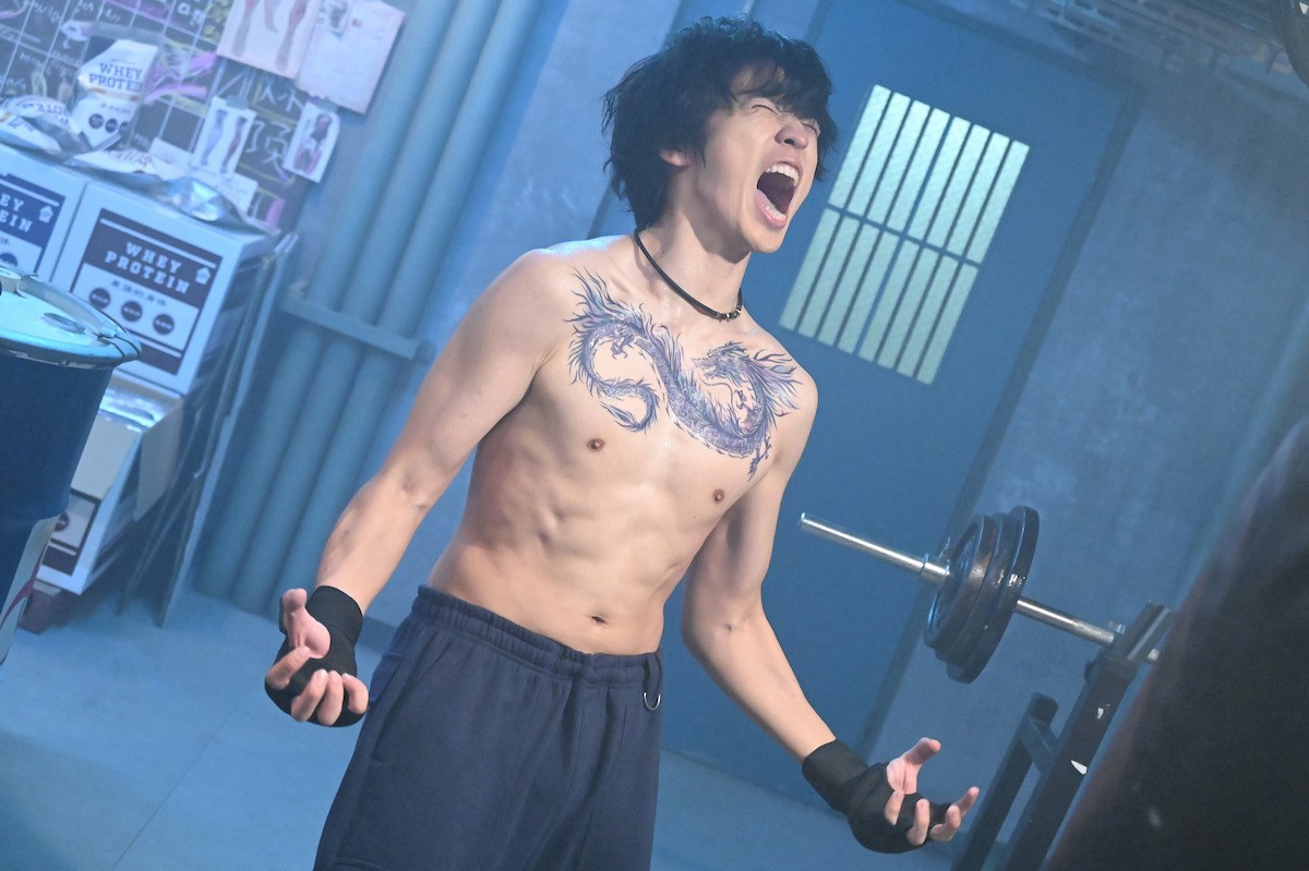 『潜入兄妹』「幻獣」幹部“青龍”、正体はイケメン俳優　肉体美披露にネット歓喜「身体やば！！」（ネタバレあり）