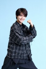 藤岡真威人
