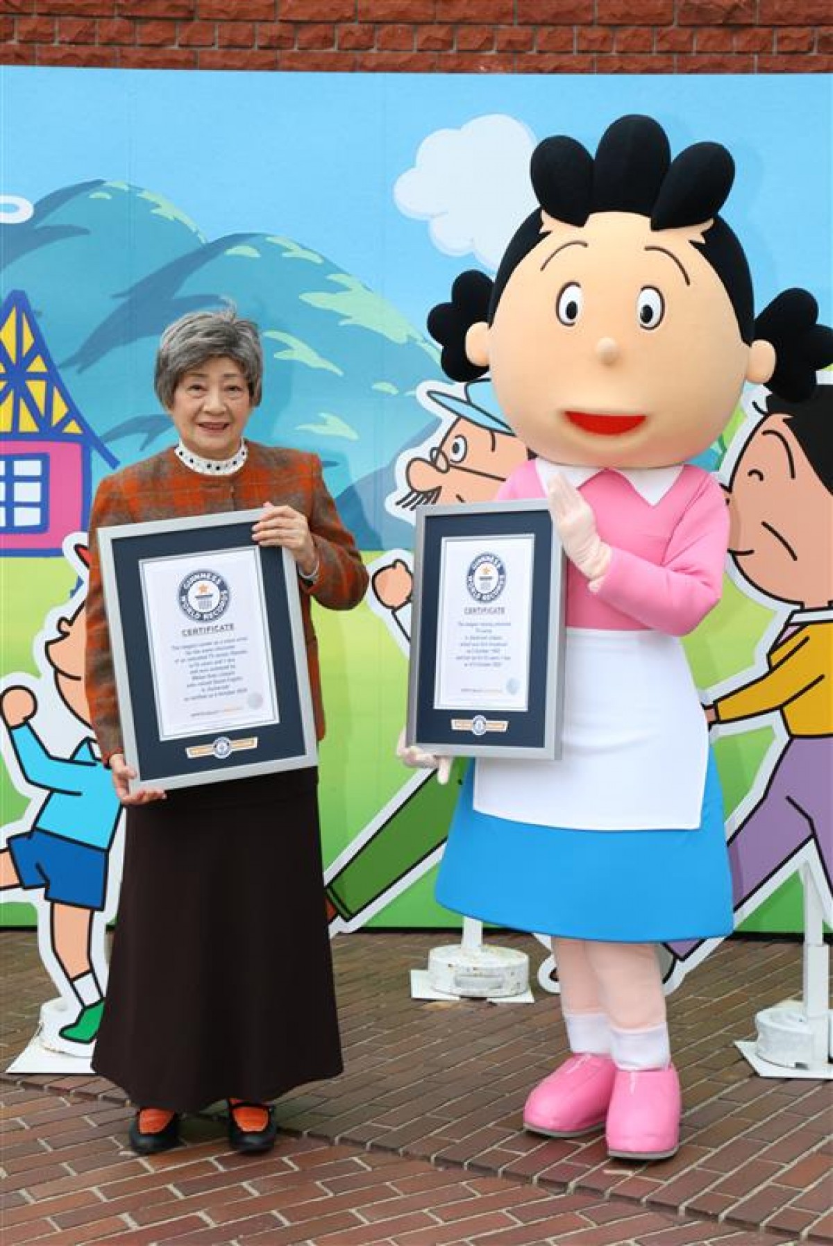 アニメ『サザエさん』(左から)加藤みどりさん、サザエさん